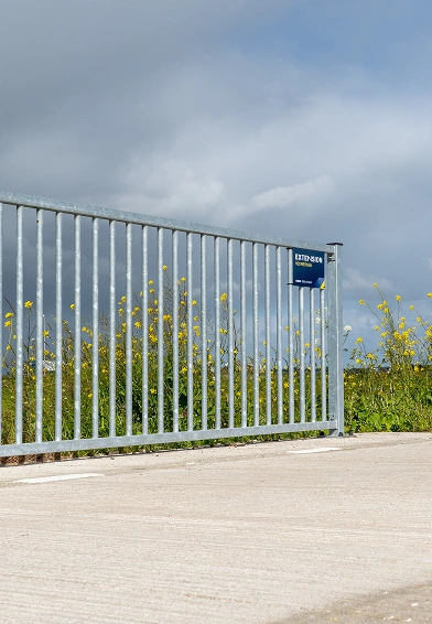 Hekwerk Extension Safe bij het busstation aan het nieuwe fietspad tussen Sneek en Joure