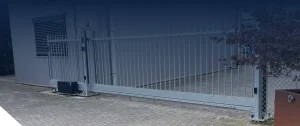 Elektrische schuifpoort bij Kramer Las en Constructiewerken in Steenwijk